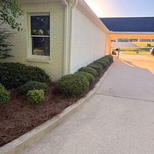 Commercial-Shrub-Trimming-And-Bed-Maintenance-In-Oxford-MS 4